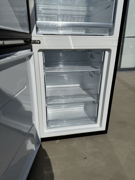 Черен Хладилник с фризер Gorenje
