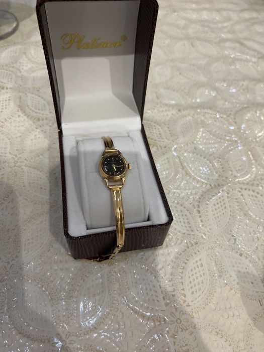 Продам Часы золотые фирмы Чайка