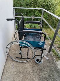 Инвалидна количка (сгъваем) в отлично състояние
