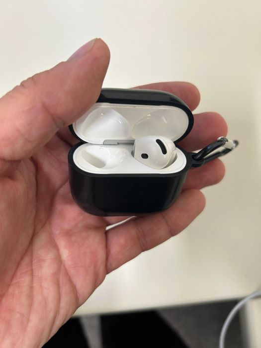 Продам airpods 4.0 без левого наушника
