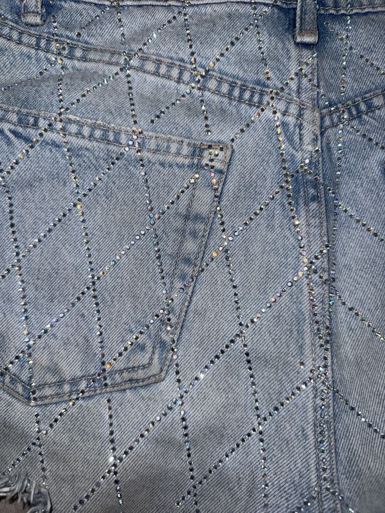 Къси дънкови панталони с камъчета от ZARA
