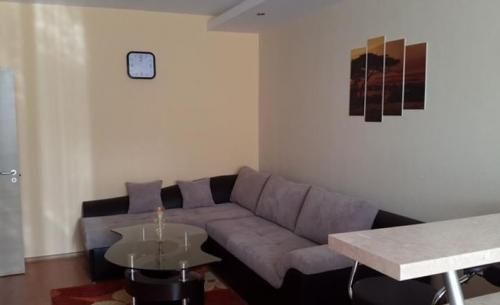 Дава се под наем Двустаен апартамент в София, Овча купел 1 - 50 кв.м за 549 € - Снимка #1
