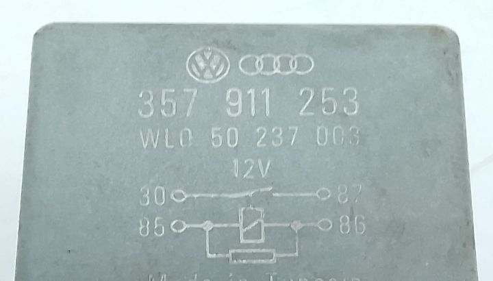 Releu  103  357911253 Volkswagen VW Golf a 4-a generatie seria