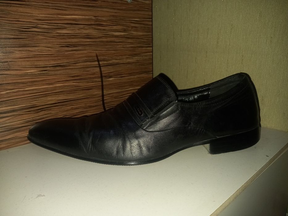 oyoģ kiyim sotiladi toza charm