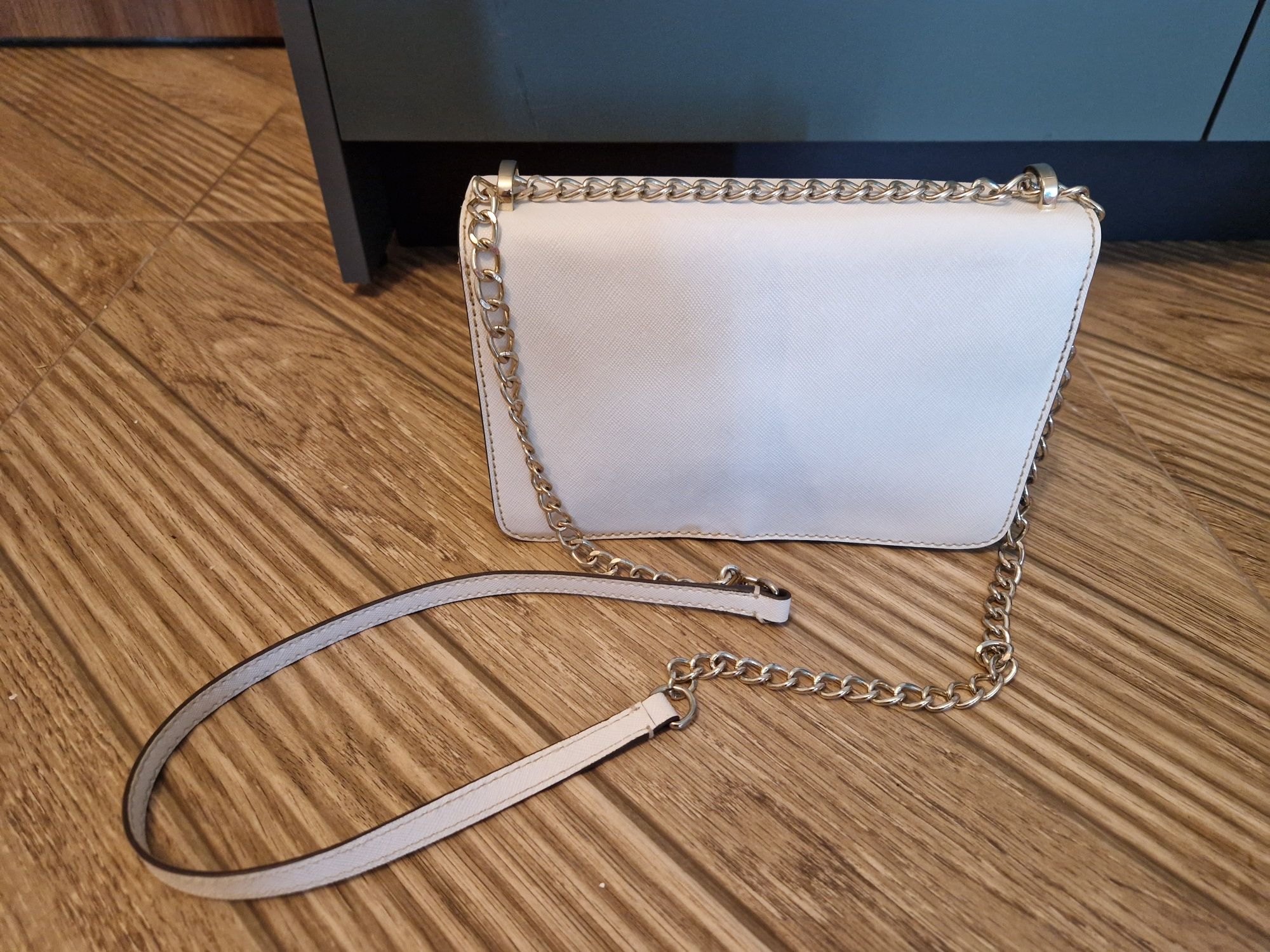 Оригинална дамска чанта GUESS