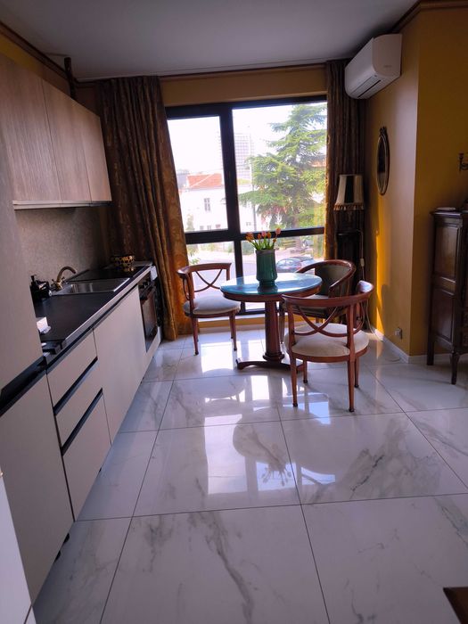 Дава се под наем Тристаен апартамент в Бургас, Център - 76 кв.м за 700 € - Снимка #4