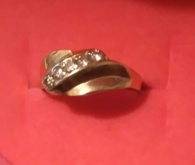 Дамски златен пръстен 14 К 585 120 лв/гр. гр.