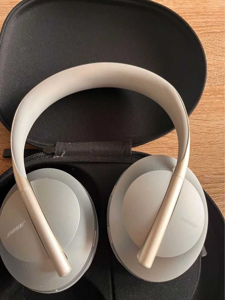 Bose 700NC Безжични Слушалки