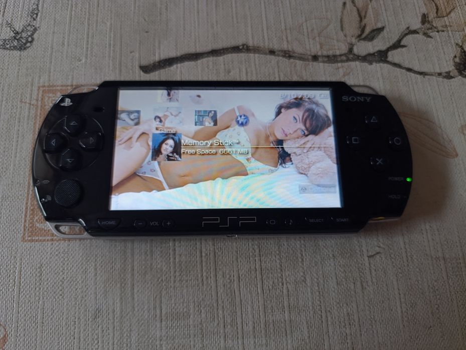 PSP-2004 ARK 4 cfw