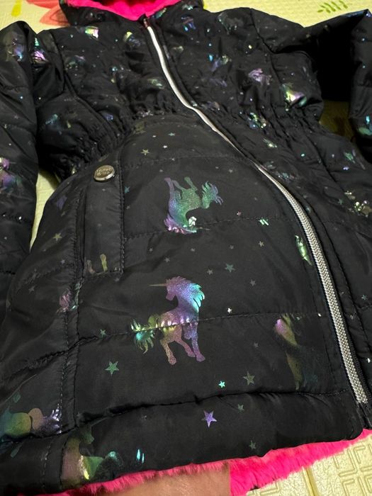 Куртка на девочку в отличном