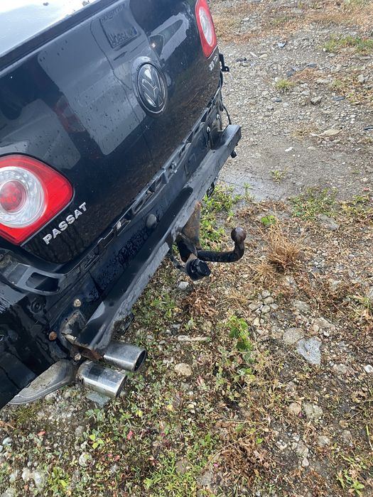 Carlig remorcare Volkswagen Passat B6 Berlina 2.0 TDI,l