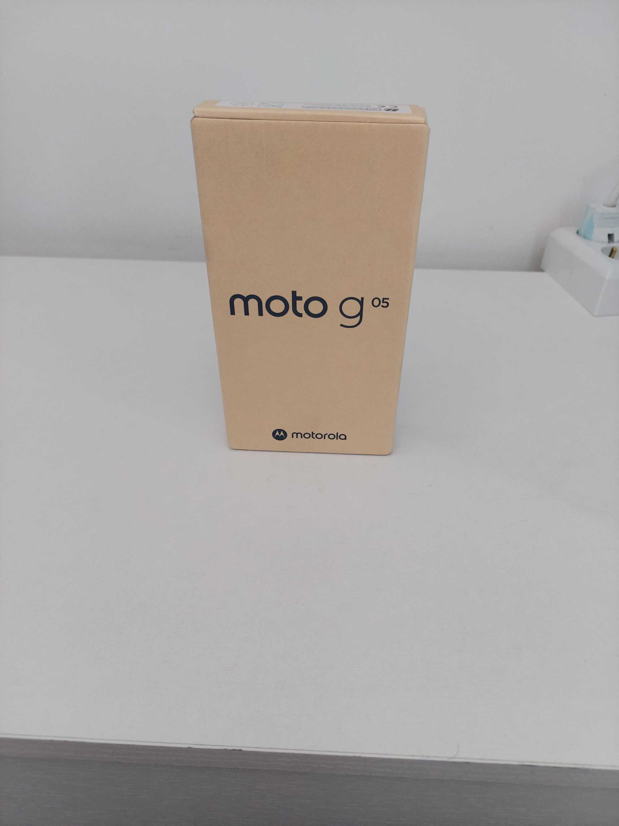 ЧИСТО НОВ! Moto g 05