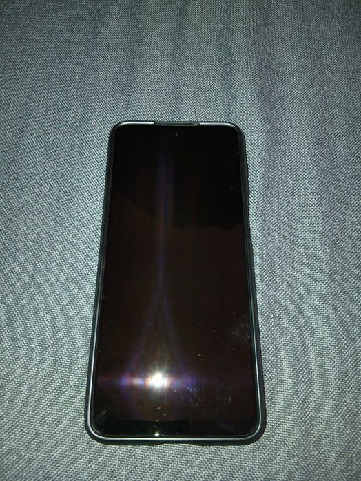 Продавам Смартфон Motorola G42 много добро състояние.