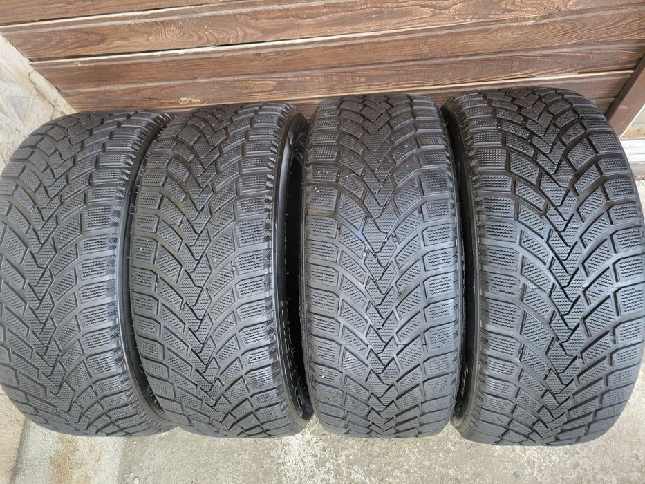 Set anvelope iarna 245 45 R18 Mazzini SnowLeopard ca noi