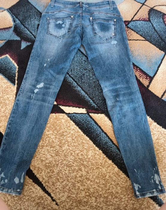 Blugi cu talie înaltă și cămașa superbă mărimea M