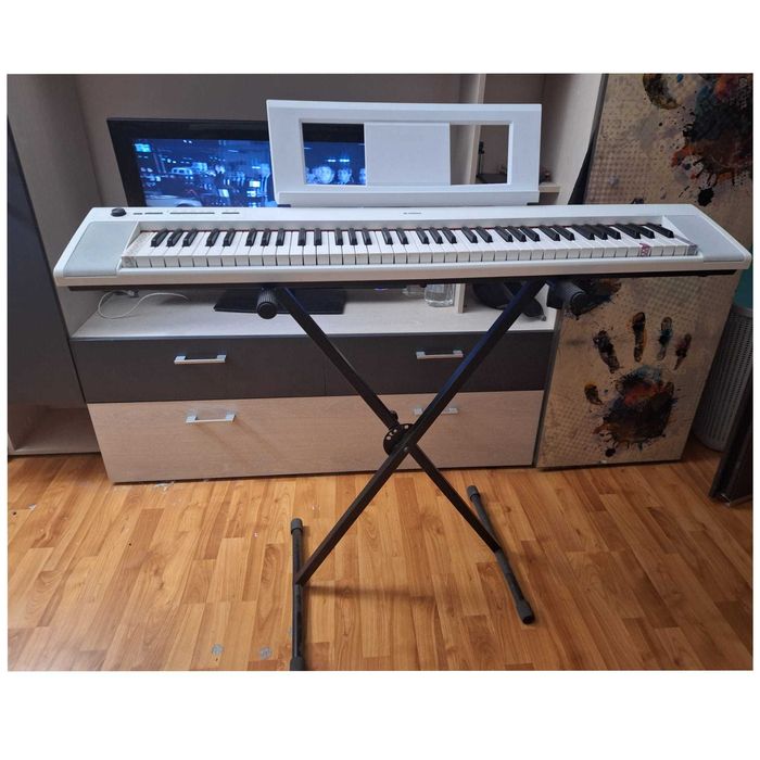 Vând pian electric Yamaha NP32