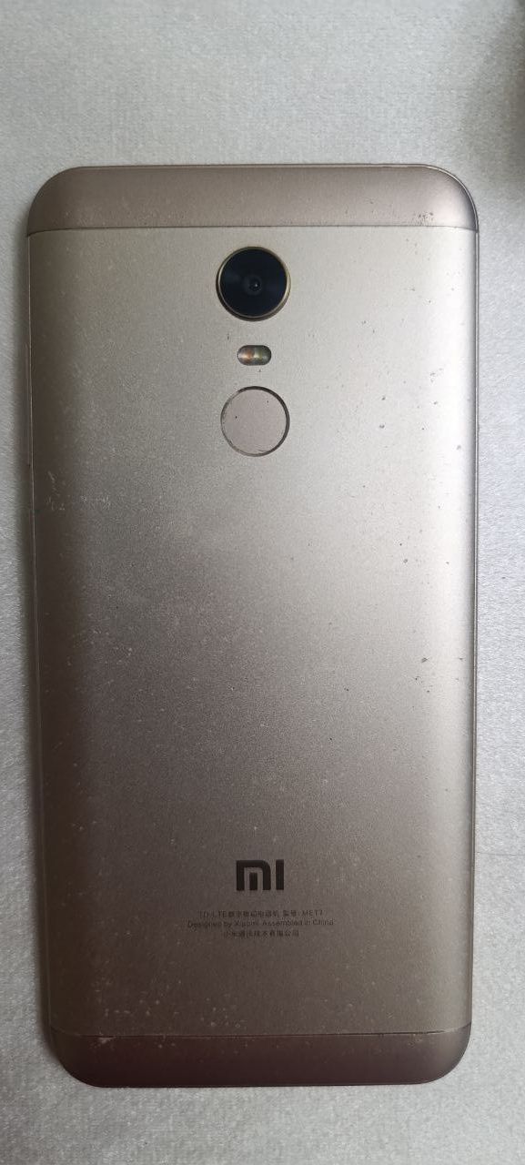Redmi 5 Plus 4/64 Gb karobkasi bor.