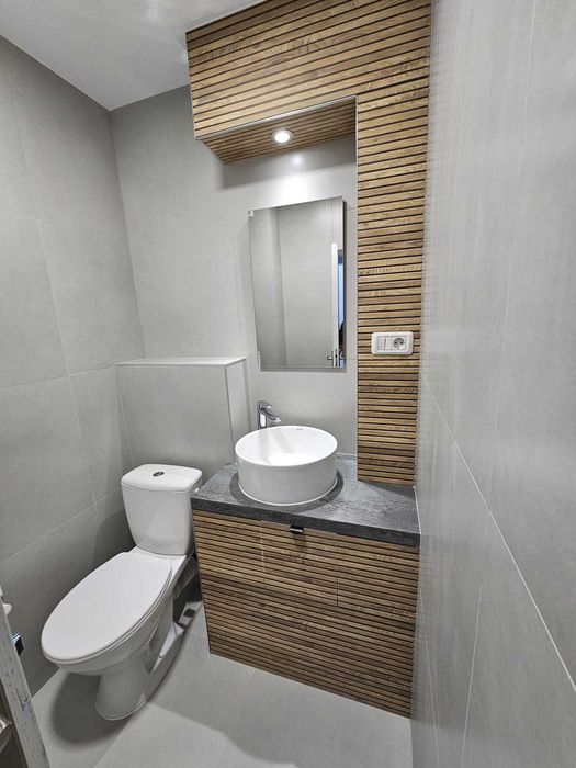 Vand apartament complet renovat cu 3 camere