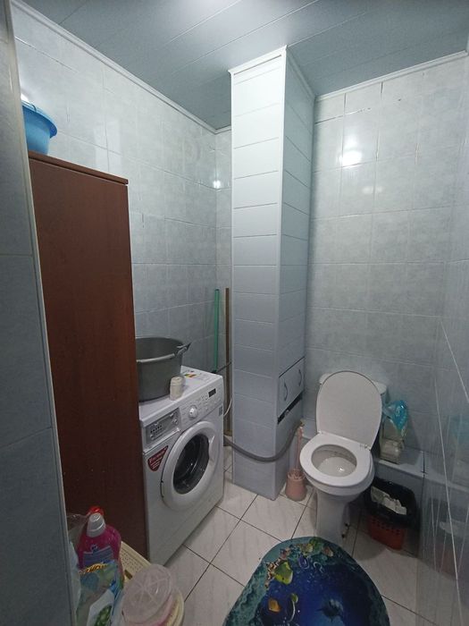 Продаётся Галерейка Юнусабад 18 квартал 2в3/2/4 два балкона