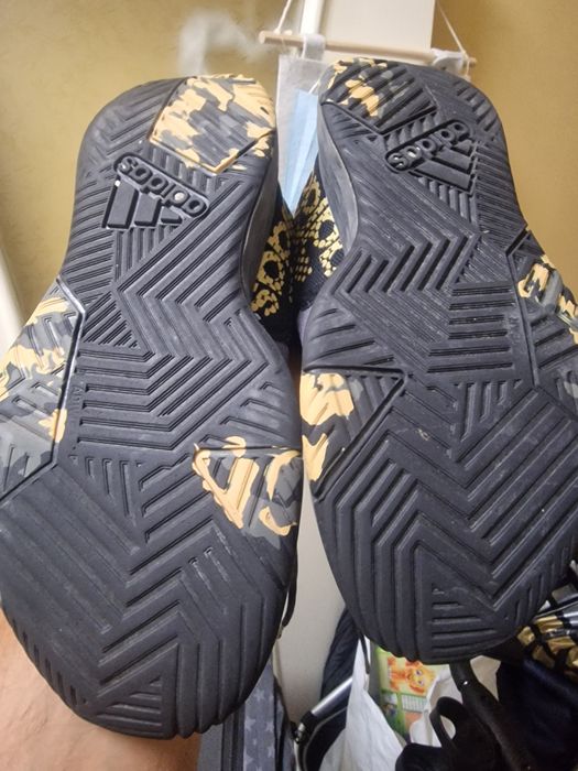Маратонки adidas 38 номер