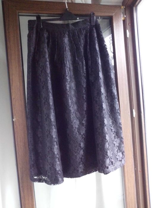 fusta dantela neagra 22GB/50D,maxi,model larg,eleganta,pentru ocazii