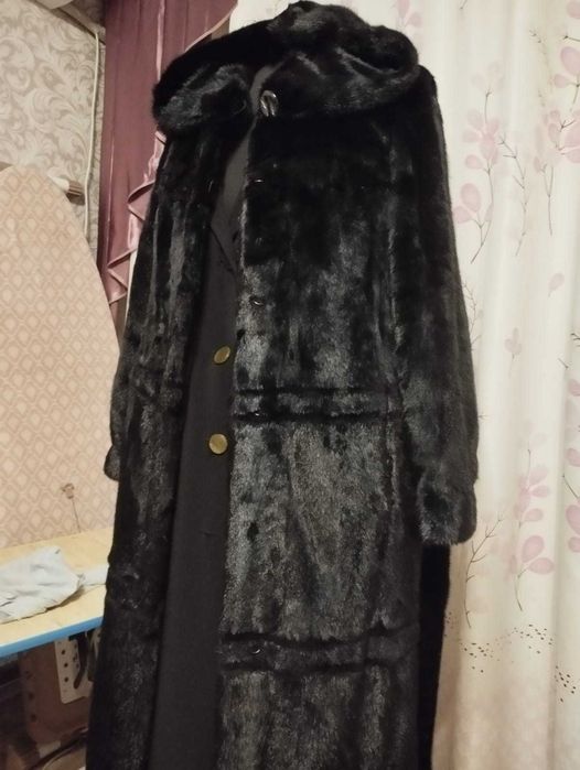 Продам норковую шубу .