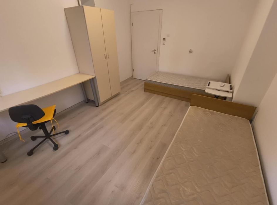 Дава се под наем Тристаен апартамент в Пловдив, Център - 75 кв.м за 550 € - Снимка #2