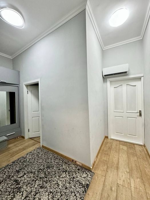 Ул.Навоий Панорама 2в3/2/3 60кв.м средний ремонт срочно