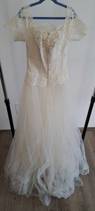 rochie miroasă nouă, detalii in descriere