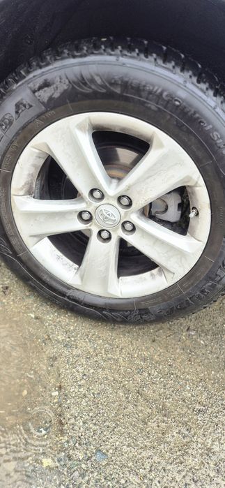 Продавам оригинални лети джанти от Toyota Rav 4, 6.5Jx17 ET45,в компле