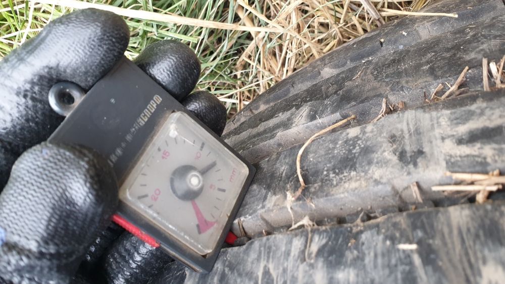 Джанта с гума 245 70 19.5 триангал