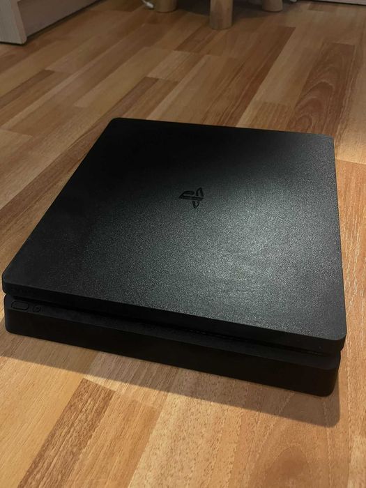 PS 4 cu 1 controller si 3 jocuri originale