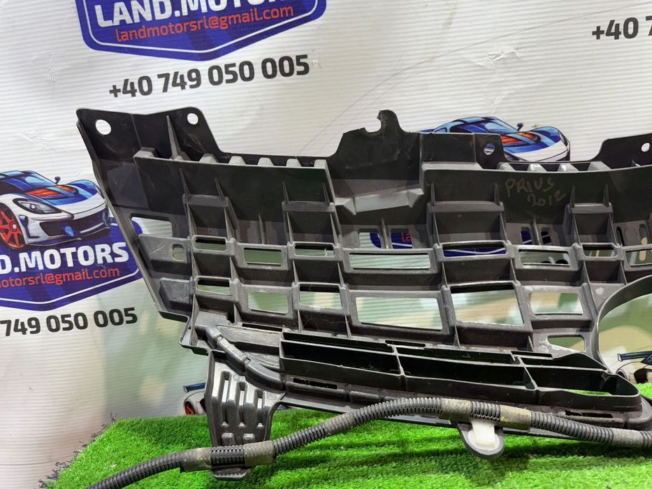 GRILĂ CENTRALĂ BARĂ FAȚĂ TOYOTA PRIUS 2012 HYBRID 1.8 BENZINA Hatchback COD OEM 5311147040 2009-2015