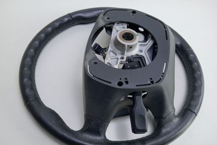 Volan  piele in 4 spite cu comenzi și pilot automat TRW 1555DE Toyot