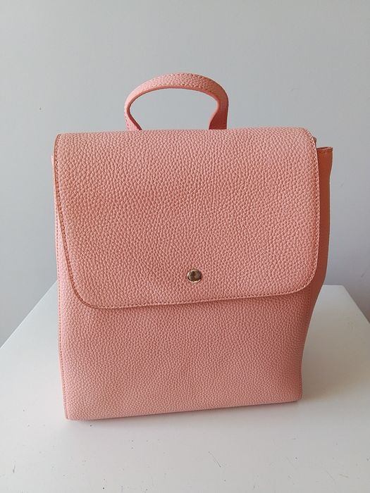 Продам кожаный рюкзак женск