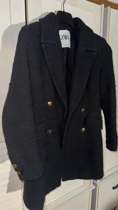 Черно палто Зара