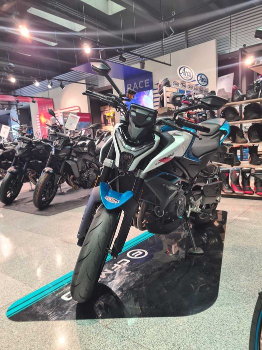 CFMoto 450 NK 2025