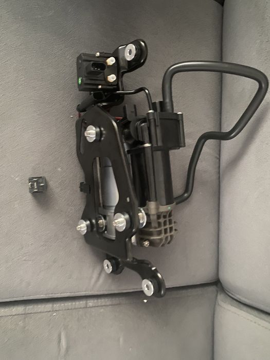 Compresor NOU Suspensie perne aer bmw x5 f15 x6 f16