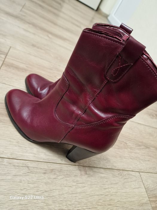 Нови испанска марка ботуши от естествена кожа - 39 номер