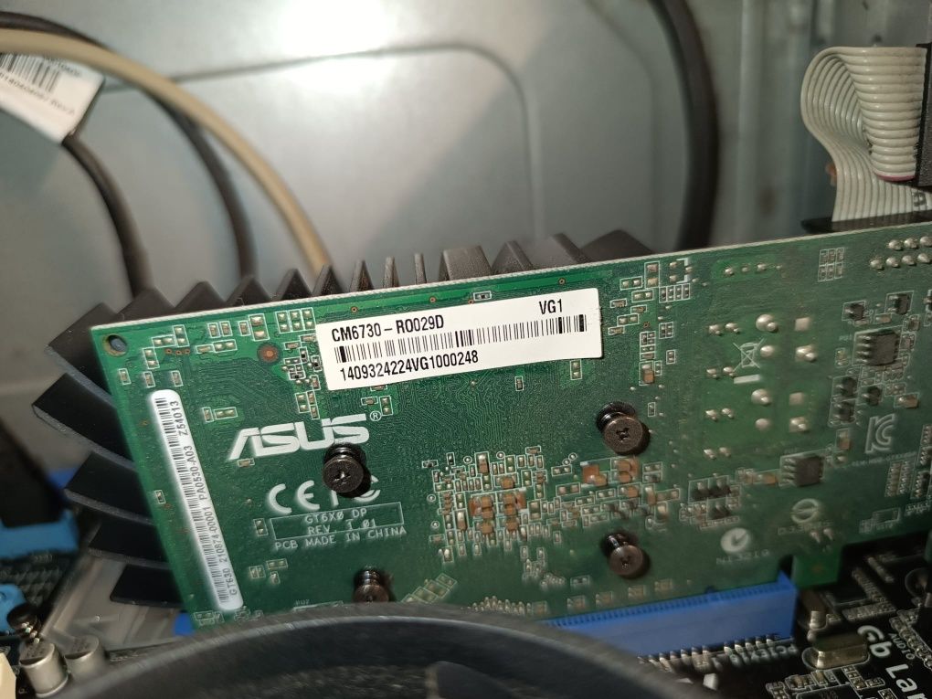Calculator Asus
Procesor: Intel i5 3570 3.20ghz up to 3.60ghz
Placa de