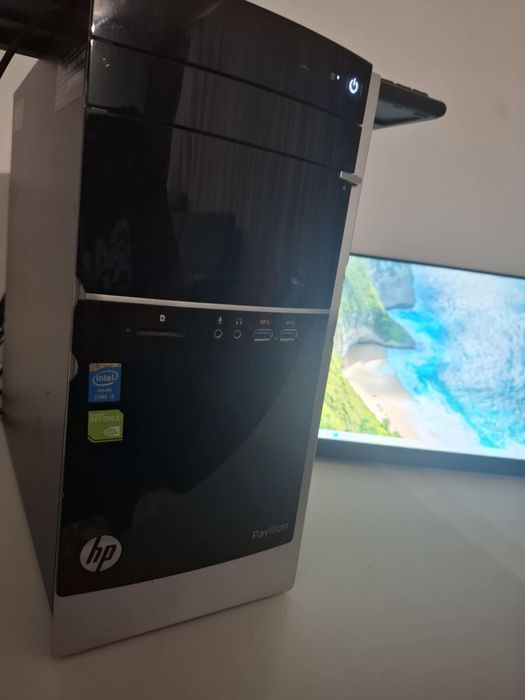 Calculator hp cu i5 , 8 g ram , video 4gb