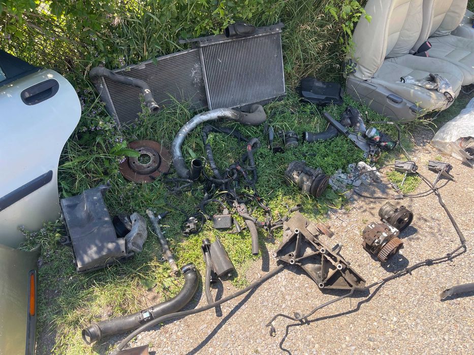 Кожен Салон за Волво с40 в40 Двигател и друи части Рено