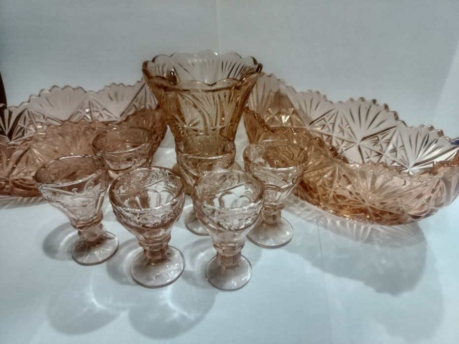 Продам посуду из розового стекла