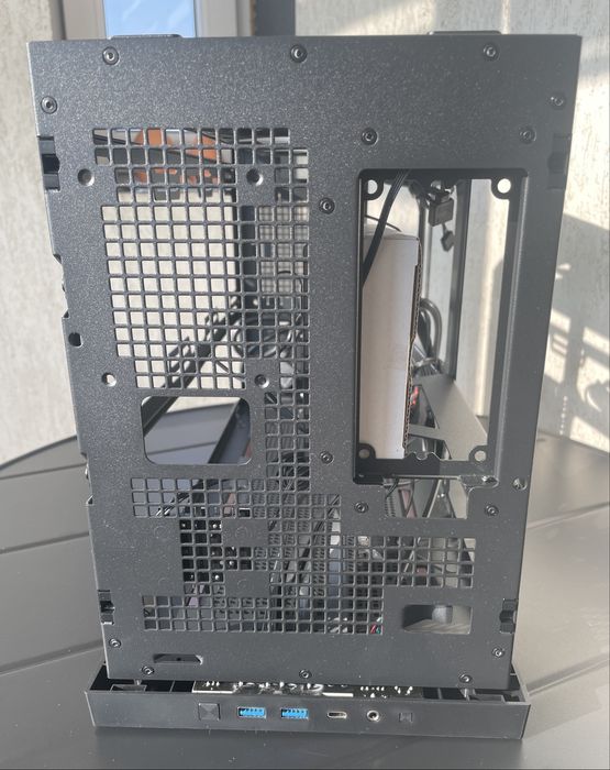 Carcasa Sharkoon Rebel C20 ITX RGB Noua