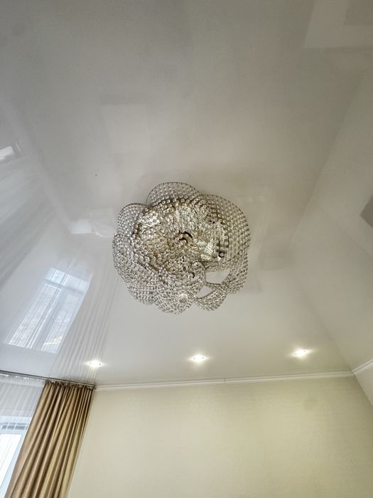 Продам люстру хрустальную