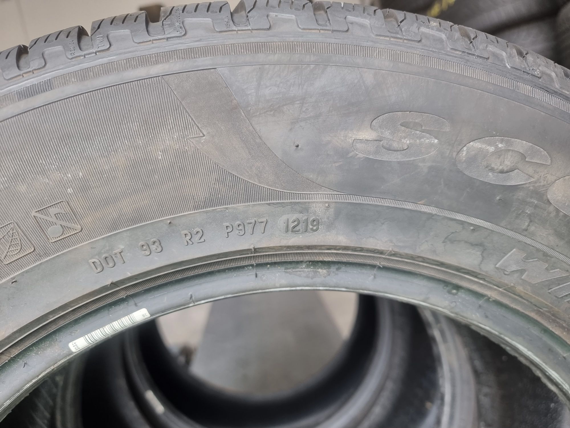 235 65 17 iarna pirelli dot 12/19 adâncime profil 6,5mm