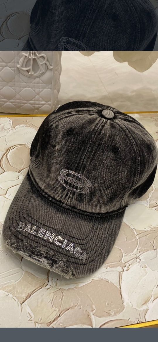 Șapcă Balenciaga model 2025, 8 modele