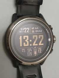 Coros Apex Pro спортен часовник с GPS и сърдечен монитор.