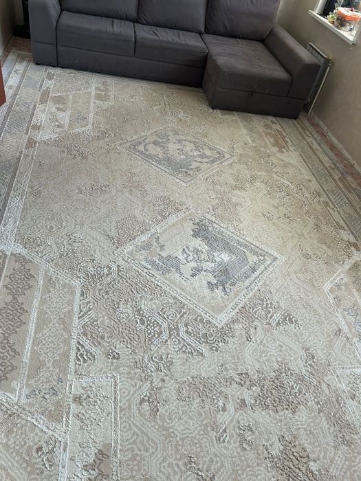 Продам ковер в хорошем состоянии