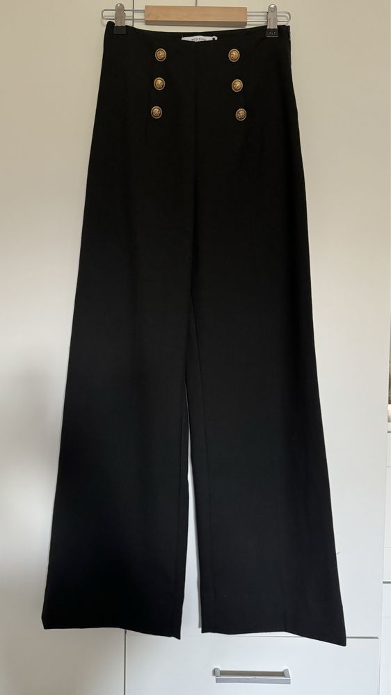 Чисто нов* Черен панталон XS размер